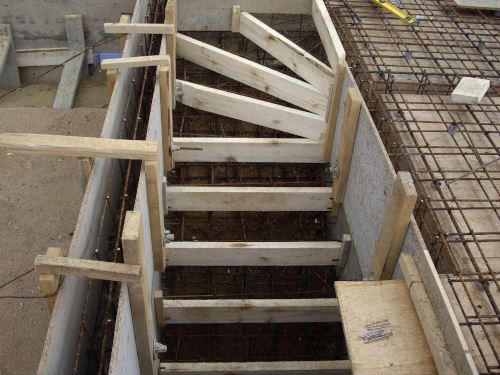 заливка лестниц из бетона